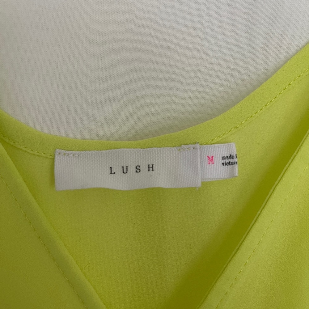 💫Strappy blouse, light green color.